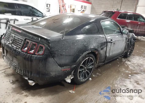 2013 Ford Mustang Gt Premium z USA, uszkodzony, nr VIN 1ZVBP8CF1D5235810